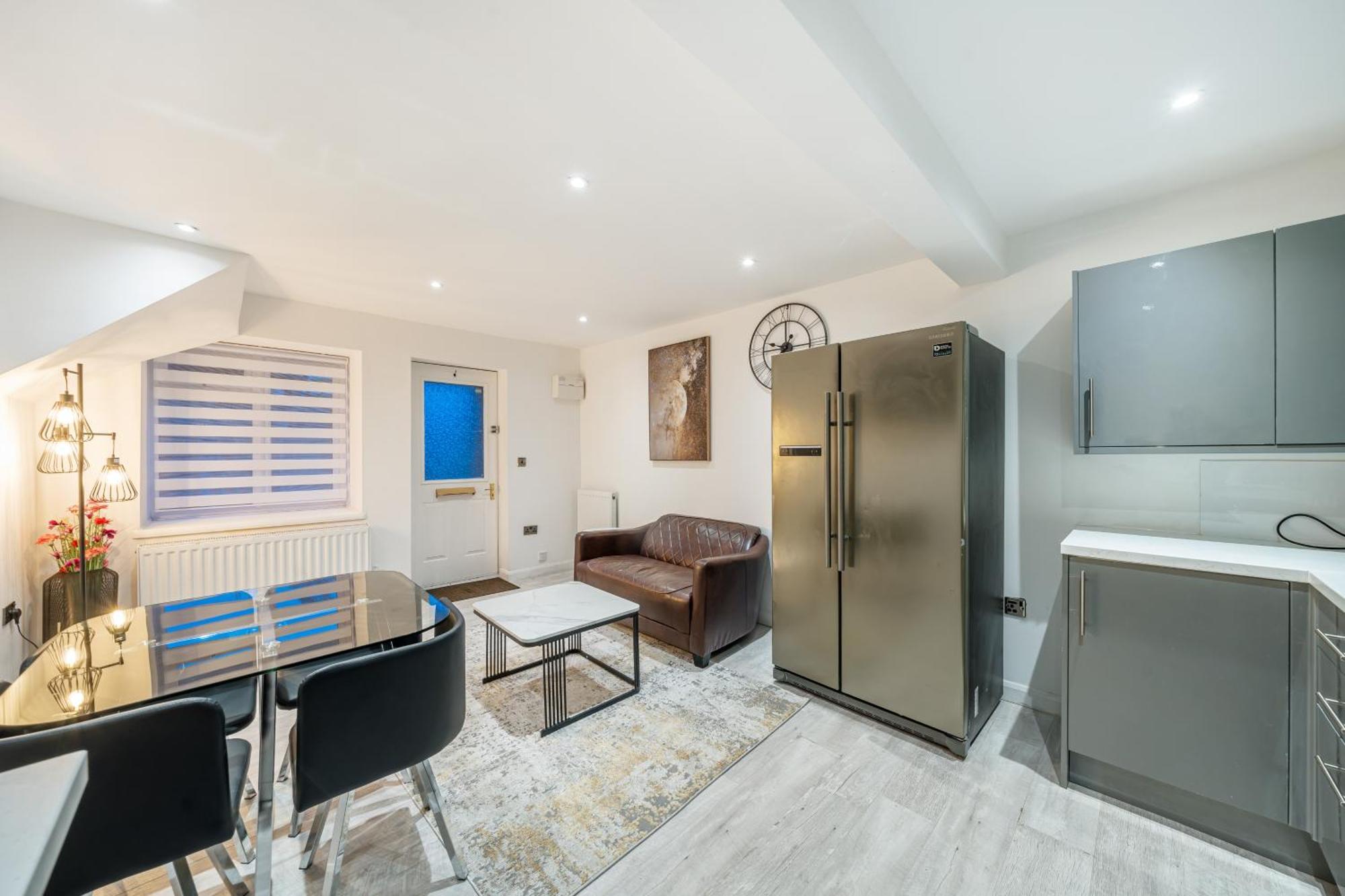 Two Bed Home In The Heart Of Egham Exteriér fotografie