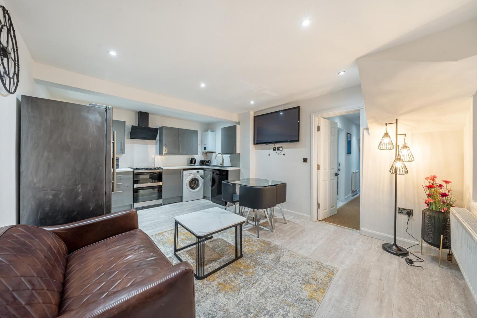 Two Bed Home In The Heart Of Egham Exteriér fotografie